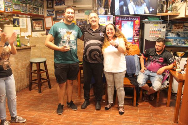 Campeonato de Cricket en el Bar Guilln